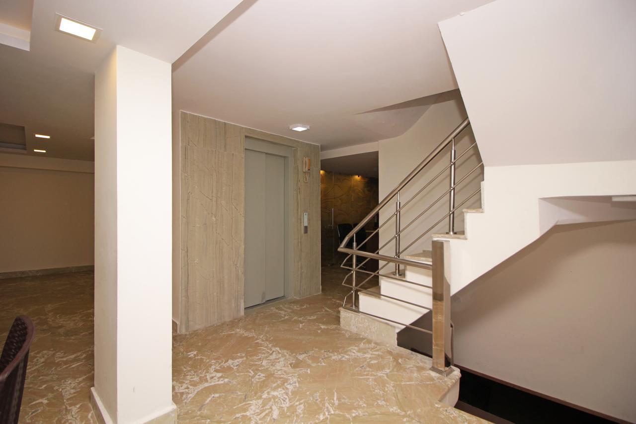 Hotel Nanak Residency Ню Делхи Екстериор снимка