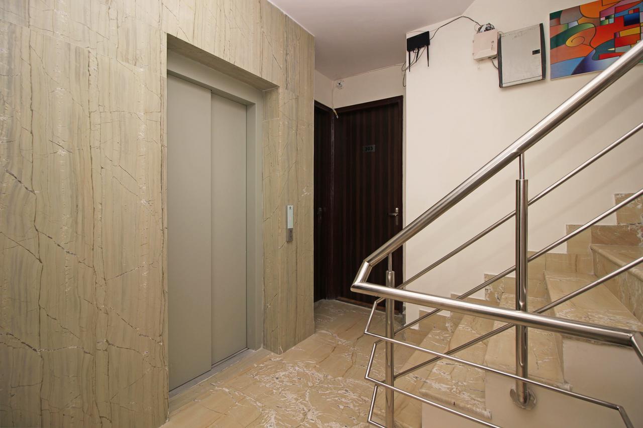 Hotel Nanak Residency Ню Делхи Екстериор снимка